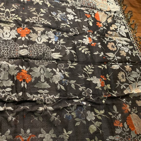 Lustrous Vintage Damask Tablecloth/Accent Fabric - Picture 10 of 16